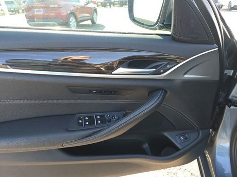 Used 2018 BMW 530i xDrive image 12