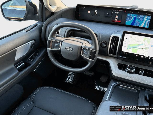 Used 2025 Ford Expedition Active AWD/4WD image 14