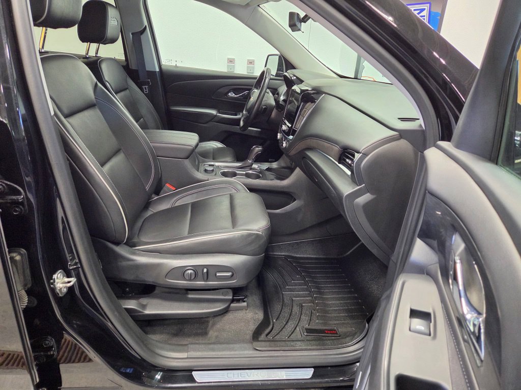 Used 2020 Chevrolet Traverse High Country w/ LPO, Floor Liner Package AWD/4WD image 21