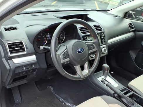 Used 2017 Subaru Crosstrek 2.0i Premium w/ Moonroof Package AWD/4WD image 5