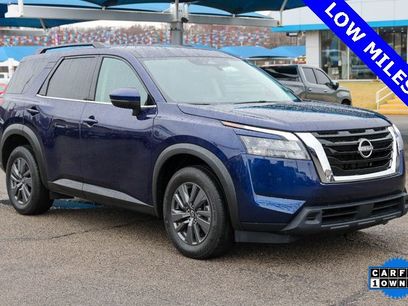 Used 2025 Nissan Pathfinder SV