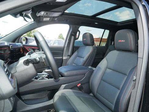 Used 2025 Chevrolet Traverse Z71 w/ Driver Confidence Package AWD/4WD image 15