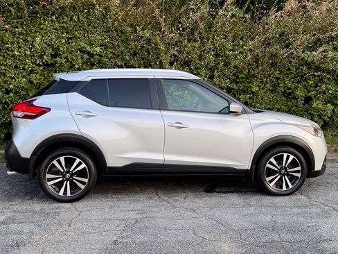 Used 2020 Nissan Kicks SV w/ Exterior Package image 4