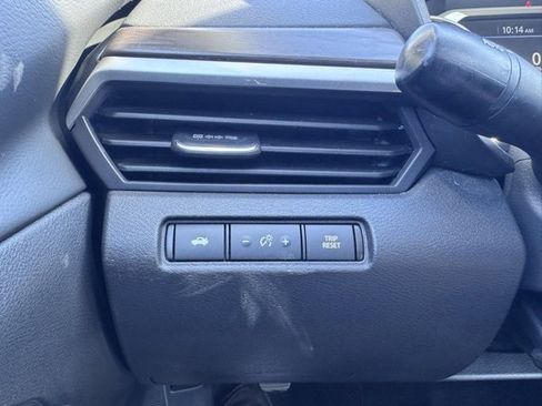 Used 2024 Nissan Altima 2.5 SV image 16