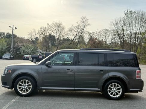Used 2018 Ford Flex SE image 5