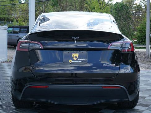 Used 2023 Tesla Model Y Performance AWD/4WD image 8