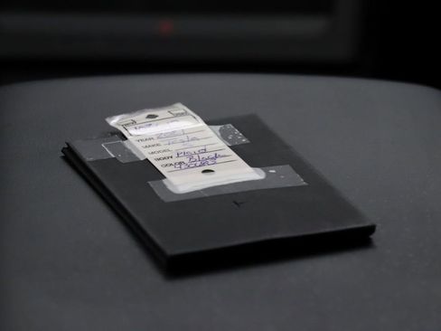 Used 2021 Tesla Model S Plaid image 17