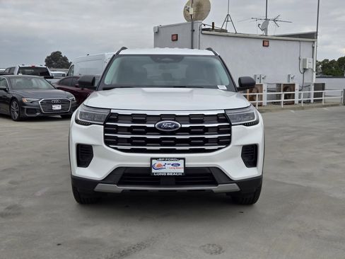 New 2025 Ford Explorer Active image 3