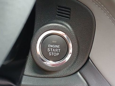 Used 2025 Subaru Outback Premium image 16