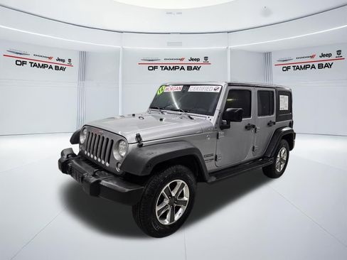 Used 2018 Jeep Wrangler Unlimited Sport w/ Connectivity Group AWD/4WD image 2