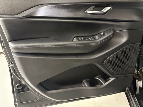 New 2025 Jeep Grand Cherokee L Altitude image 14