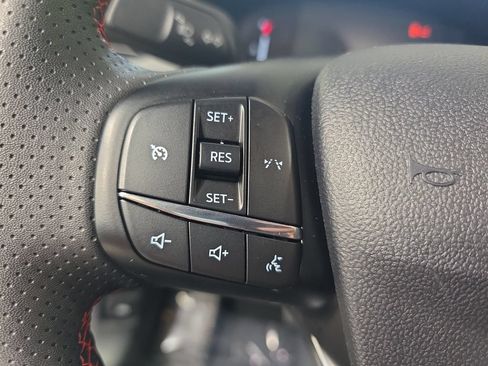 Used 2025 Ford Escape ST-Line Select AWD/4WD image 16