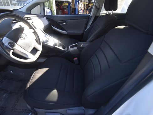 Used 2014 Toyota Prius Two image 7