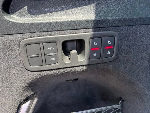 Used 2024 Audi SQ7 Prestige AWD/4WD image 8