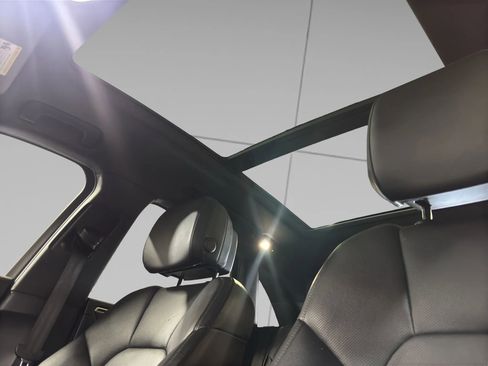 Used 2017 Porsche Macan S image 15