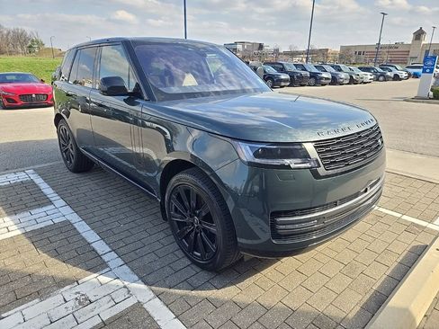 Used 2023 Land Rover Range Rover SE image 3