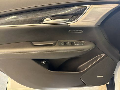 Used 2021 Cadillac XT5 Premium Luxury image 17