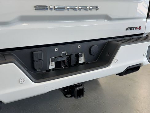 Used 2021 GMC Sierra 1500 AT4 w/ AT4 Value Package AWD/4WD image 37