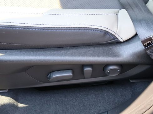 Used 2025 Subaru Forester Limited w/ Popular Package image 20