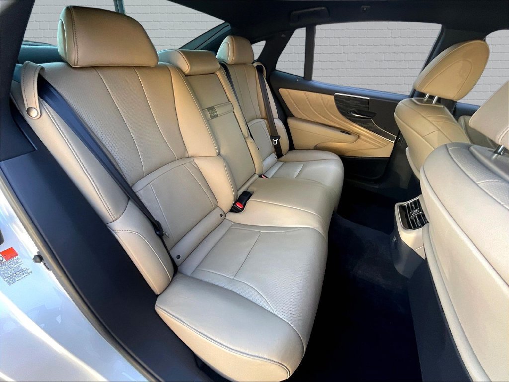 Used 2024 Lexus LS 500 RWD image 19