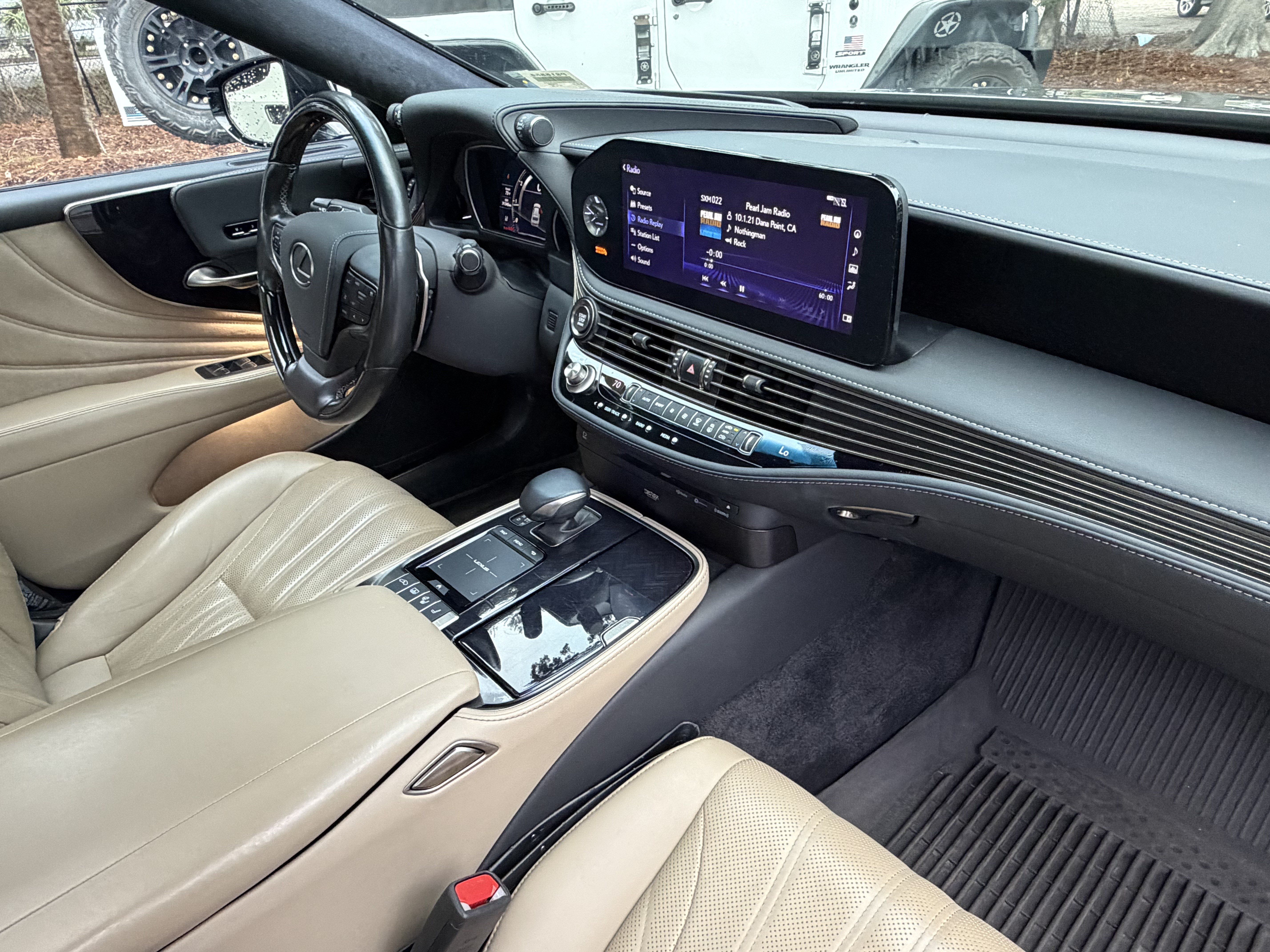 Used 2022 Lexus LS 500 w/ Interior Upgrade Package RWD image 47