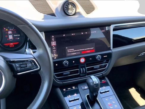 Used 2022 Porsche Macan AWD/4WD image 5