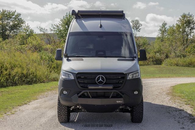 Used 2025 Mercedes-Benz Sprinter 2500 image 13