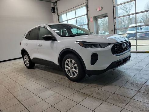 Used 2023 Ford Escape Active w/ Tech Pack #1 image 3