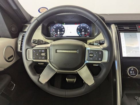 Used 2024 Land Rover Discovery Dynamic SE image 42