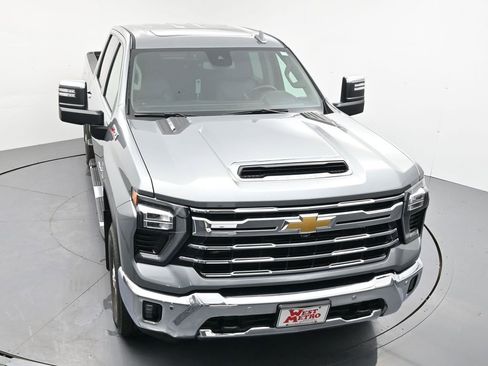 Used 2024 Chevrolet Silverado 2500 LTZ w/ LTZ Plus Package image 4