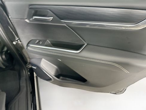 Used 2025 GMC Acadia Elevation image 31