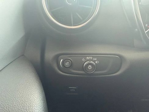 Used 2020 Chevrolet Blazer LT FWD image 16