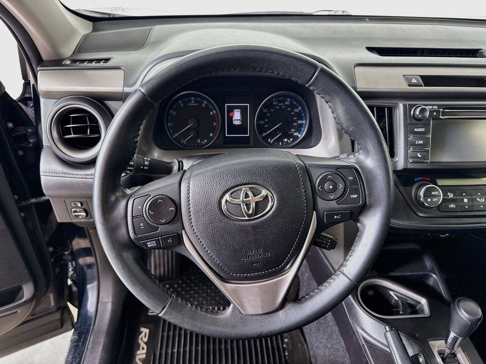 Used 2018 Toyota RAV4 XLE AWD/4WD image 18