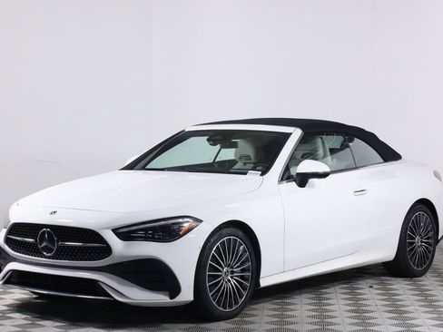 Used 2025 Mercedes-Benz CLE 450 4MATIC Cabriolet image 3
