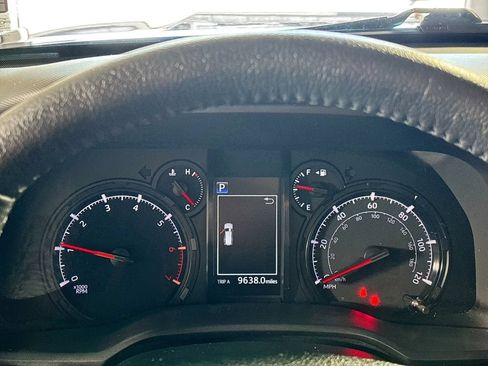 Used 2021 Toyota 4Runner SR5 AWD/4WD image 14