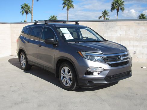 Used 2016 Honda Pilot LX image 2