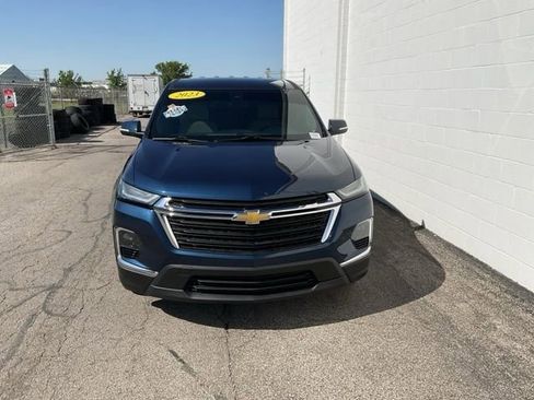 Used 2023 Chevrolet Traverse LS w/ Safety Package image 5