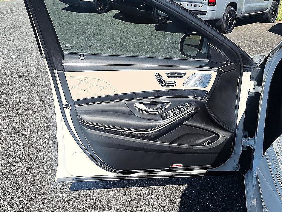 Used 2019 Mercedes-Benz S 560 4MATIC Sedan image 15
