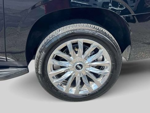 Used 2024 Cadillac Escalade ESV Premium Luxury AWD/4WD image 13