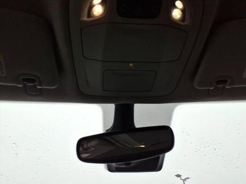 Used 2023 Chrysler Pacifica Touring-L image 17