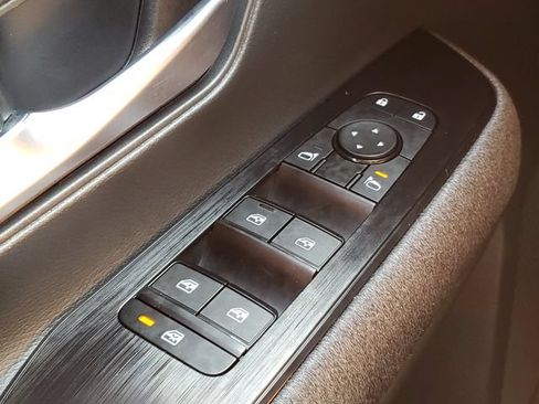 Certified 2025 Nissan Kicks SV AWD/4WD image 31