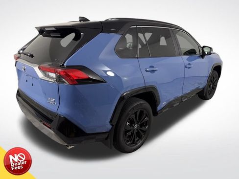 Used 2024 Toyota RAV4 XSE AWD/4WD image 3