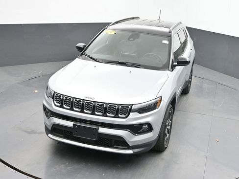 Used 2025 Jeep Compass Limited AWD/4WD image 40