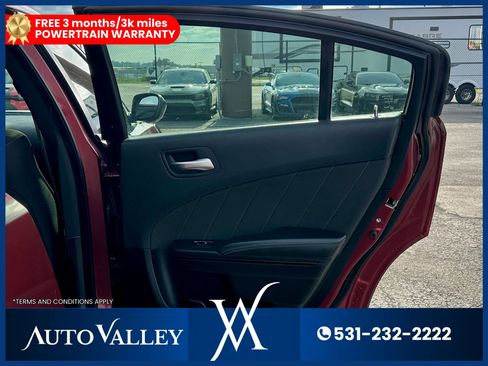 Used 2020 Dodge Charger SXT w/ Blacktop Package RWD image 20
