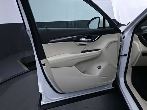 Used 2023 Buick Envision Essence AWD/4WD image 12