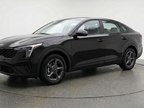 Used 2025 Kia K4 LXS FWD image 3