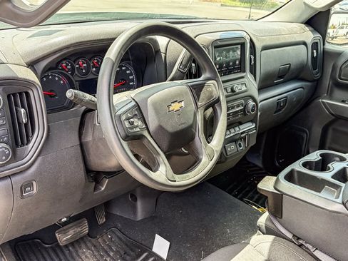 Used 2023 Chevrolet Silverado 1500 Custom AWD/4WD image 8