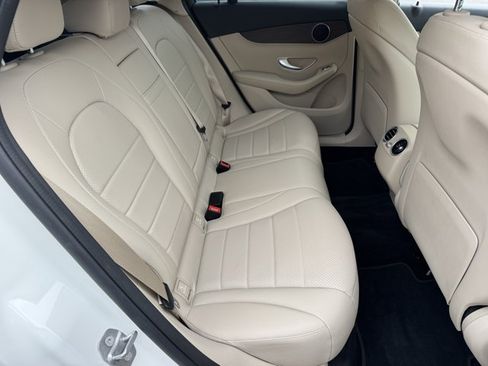 Used 2020 Mercedes-Benz GLC 300 image 8