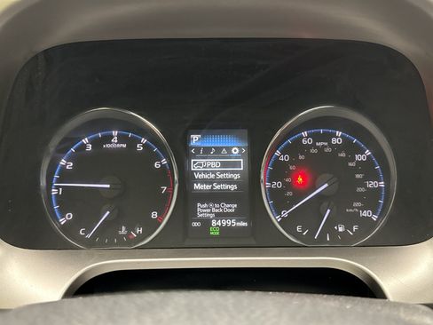 Used 2016 Toyota RAV4 XLE AWD/4WD image 9