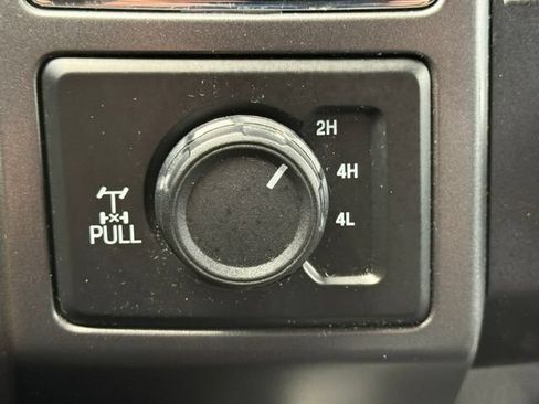 Used 2019 Ford F150 XLT w/ Equipment Group 302A Luxury AWD/4WD image 11